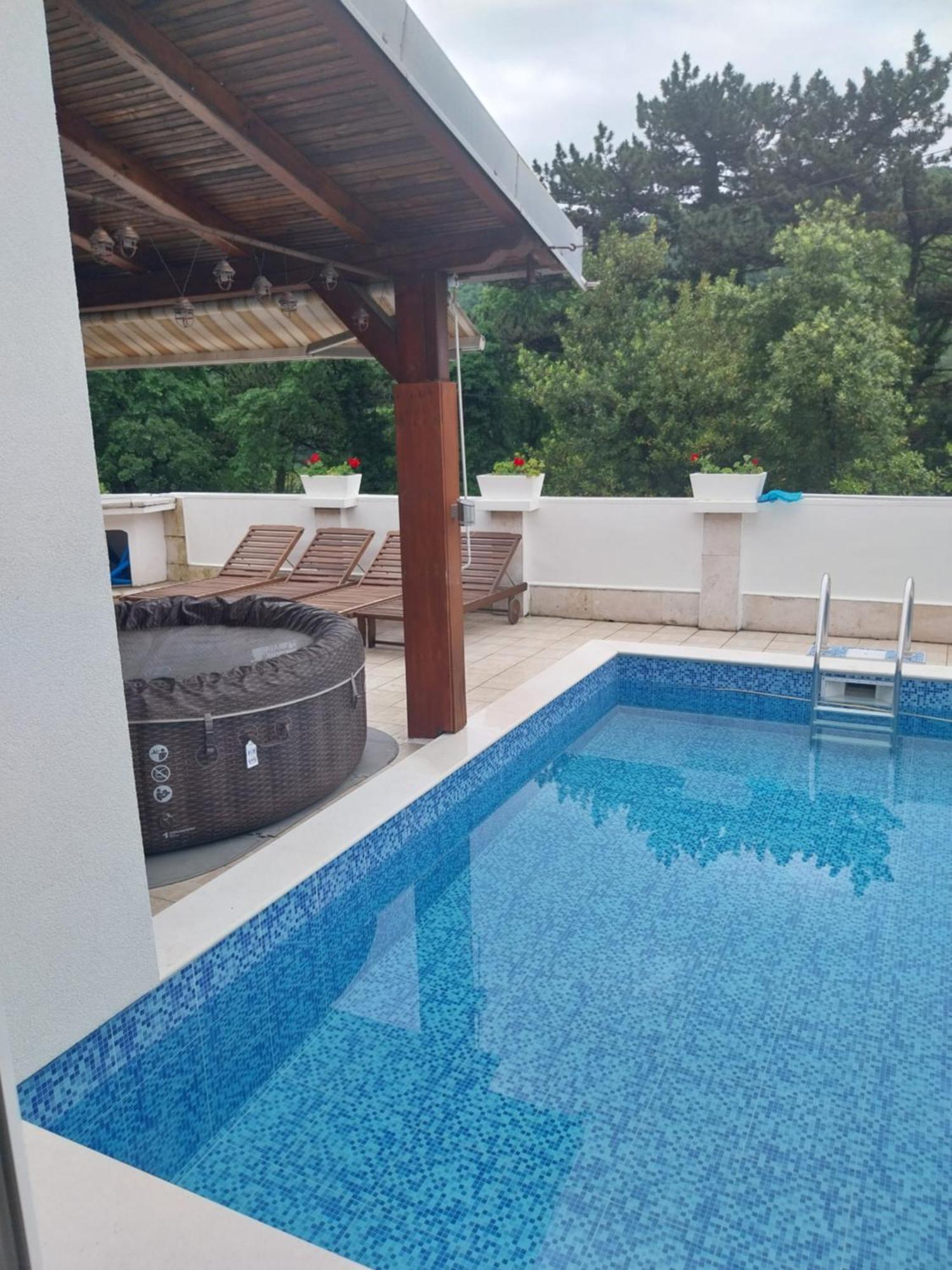 Vila Brig 108 - Private Swimming Pool And Jacuzzi Rijeka Eksteriør bilde